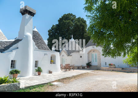 Trullo home im Masseria Aprile, Locorotundo, Italien Stockfoto