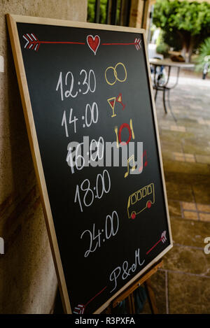 Tafel gut bei einer Hochzeit gehalten. Stockfoto