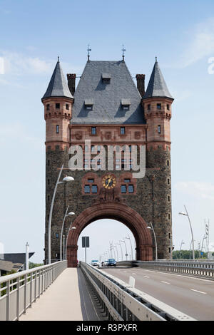 Deutschland, Rheinland-Pfalz, Worms, Nibelungenbrücke und Nibelungen Turm Stockfoto