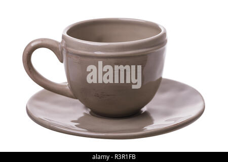 Keramik Tasse mit Untertasse auf weißem Hintergrund Stockfoto