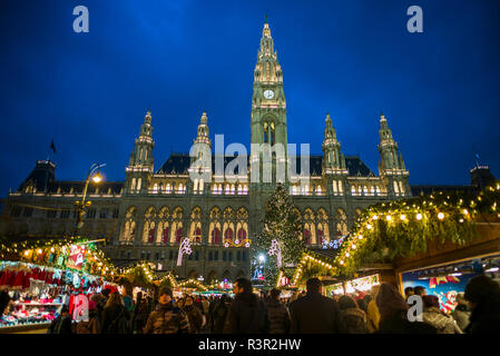 Österreich, Wien, Rathaus, Rathaus, Weihnachten Stockfoto