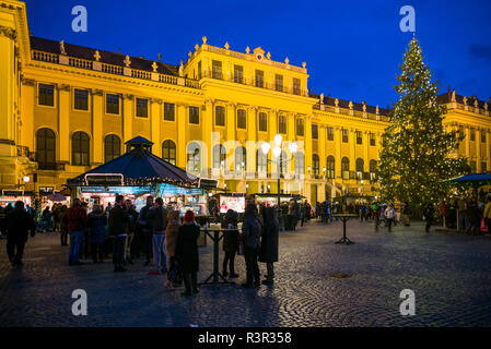 Österreich, Wien, Schönbrunn, Weihnachtsmarkt Stockfoto