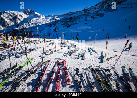 Österreich, Tirol, Zillertal, Hintertuxer Gletscher, Tuxer Fernerhaus station Stockfoto