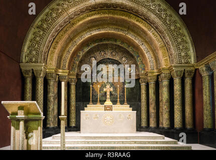 Die Tiffany Kapelle an der Charles Hosmer Morse Museum, Winter Park, Florida, USA Stockfoto