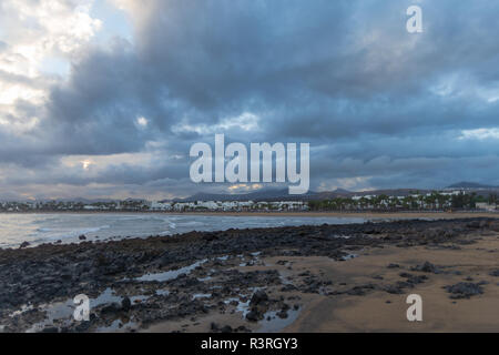 Vulkanischen Küste Landschaft, Puerto del Carmen, Lanzarote, Kanarische Inseln, Spanien Stockfoto