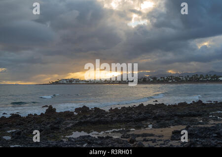 Vulkanischen Küste Landschaft, Puerto del Carmen, Lanzarote, Kanarische Inseln, Spanien Stockfoto
