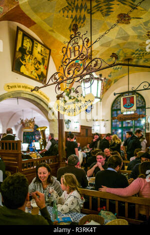 Deutschland, Bayern, München. Das Hofbräuhaus, das älteste Bier Halle in München Stockfoto