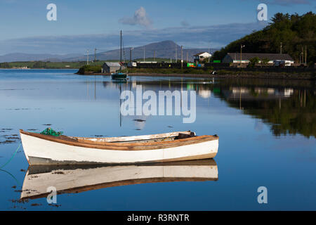 Irland, County Cork, Bantry, kleines Boot Stockfoto