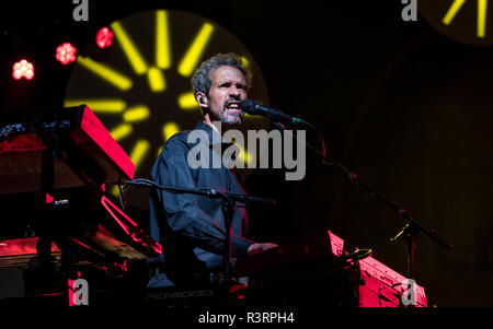 Level 42 live im Pavillon in Bournemouth mit: Level 42, Mike Lindup Wo: Bournemouth, Großbritannien Wann: 23.Okt 2018 Credit: WENN.com Stockfoto