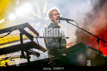 Level 42 live im Pavillon in Bournemouth mit: Level 42, Mike Lindup Wo: Bournemouth, Großbritannien Wann: 23.Okt 2018 Credit: WENN.com Stockfoto