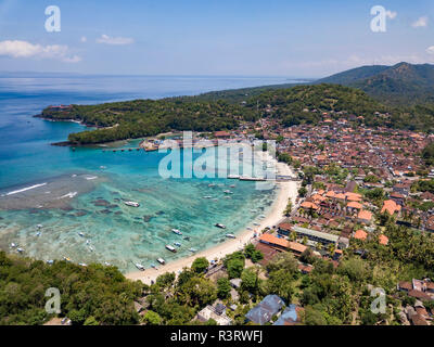 Indonesien, Bali, Luftaufnahme von Padangbai, Bucht, Strand Stockfoto