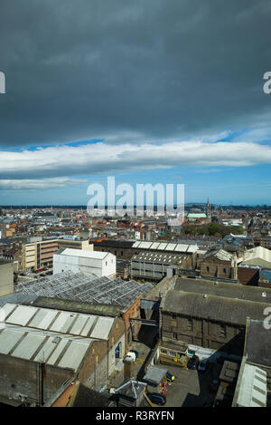 Irland, Dublin, Guinness Storehouse, Brauereimuseum, Blick auf die Stadt von der Dachterrasse Gravity Bar Stockfoto