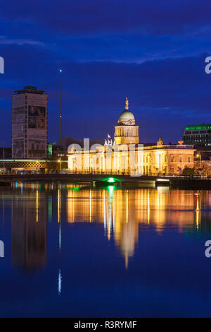 Irland, Dublin, Custom House, Dämmerung Stockfoto