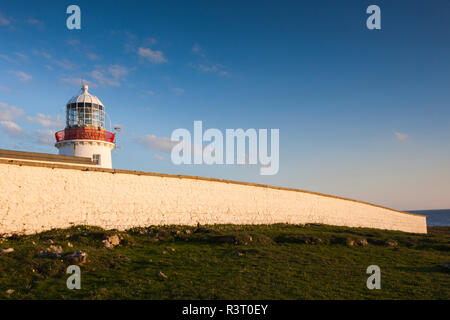 Irland, County Donegal, St. John's Point, St. John's Point Lighthouse, Dämmerung Stockfoto