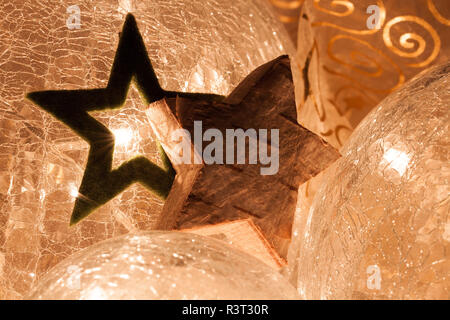 Starslight - Sterne vor beleuchtete Glaskugel Stockfoto