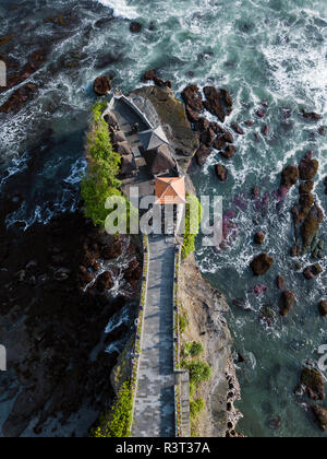 Indonesien, Bali, Luftaufnahme von Tanah Lot Tempel Stockfoto