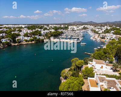 Spanien, Balearen, Mallorca, Küste von Cala d'Or und die Bucht Cala Ferrera Stockfoto