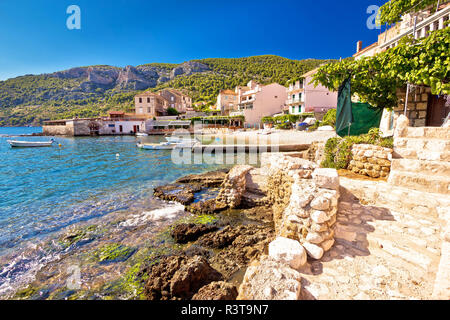 Komiza auf Vis Insel Küste Stockfoto