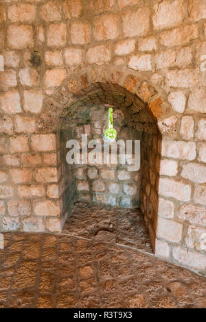 Geschütztürme auf die große Mauer, Ston, Dalmatien, Kroatien Stockfoto