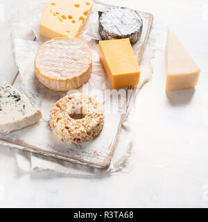 Verschiedene Arten von Käse. Stockfoto