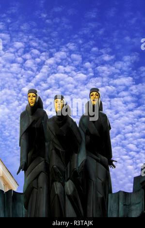 Litauen, Vilnius. Skulptur des Fest der drei Musiker, nationales Drama Theater auf Gediminas Avenue. (Redaktionelle nur verwenden) Stockfoto