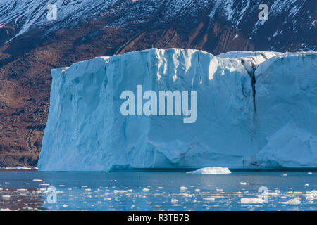 Grönland, Scoresby Sund, Gasefjord. Tabellarisch - wie Eisbergs. Stockfoto