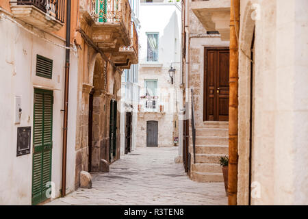 Italien, Apulien, Polognano eine Stute, enge Gasse in der Altstadt Stockfoto