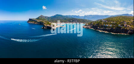 Spanien, Balearen, Mallorca, Serra de Tramuntana, Port de Soller, Panoramaaussicht Stockfoto