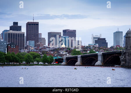 Beacon Hill und Charles River in Cambridge, Massachusetts gesehen Stockfoto