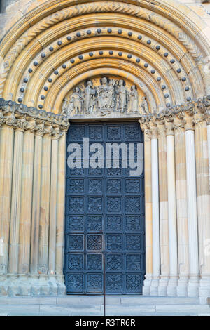 Tür der Kaiserdom (Kaiserdom), Bamberg (Weltkulturerbe der Unesco), Bayern, Deutschland Stockfoto