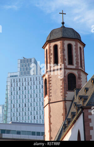 Liebfrauenkirche und Jumeirah Frankfurt Hotel, Frankfurt, Hessen, Deutschland Stockfoto