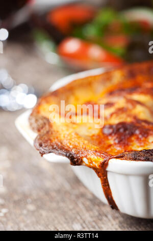 Frischen Lasagne in einer Auflaufform Stockfoto