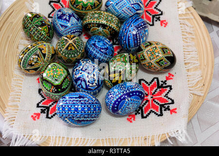 Europa, Rumänien. Bukowina, Moldovita, für bemalte Eier dekorativ zu Ostern bekannt. Stockfoto