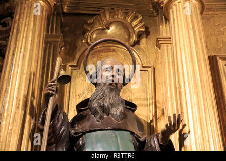 Spanien, Balearen, Mallorca, Valldemossa, Tramuntana Bergdorf im Westen von Mallorca. Kleinere, weniger bedeutende Kirche. Stockfoto