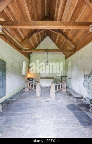 Großbritannien, Schottland, Isle of Iona. Iona Abbey, den St. Columba Schrein, das älteste Gebäude der Abtei aus dem 9. Jahrhundert. Stockfoto