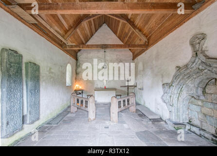 Großbritannien, Schottland, Isle of Iona. Iona Abbey, den St. Columba Schrein, das älteste Gebäude der Abtei aus dem 9. Jahrhundert. Stockfoto