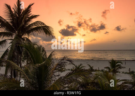 Sonnenuntergang in Tulum Stockfoto