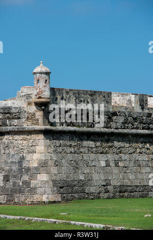 Südamerika, Kolumbien, Cartagena. Historische Stadtzentrum, die Stadtmauer, die die Altstadt umgibt. Stockfoto