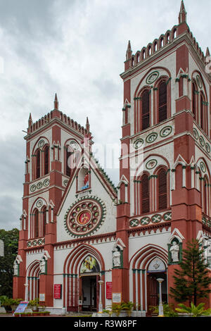 Basilika des Heiligen Herzens von Jesus, Pondicherry, Tamil Nadu, Indien Stockfoto