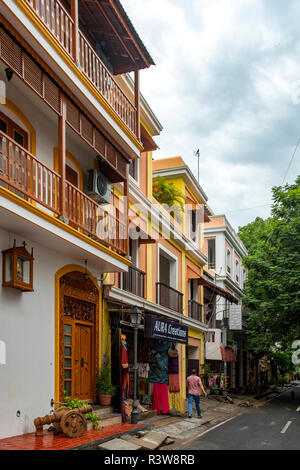 Koloniale Gebäude, French Quarter, Pondicherry, Tamil Nadu, Indien Stockfoto