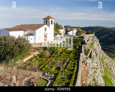 Die Kirche Santa Maria. Ohrid einen berühmten mittelalterlichen Bergdorf und touristische Attraktion im Alentejo. Portugal Stockfoto