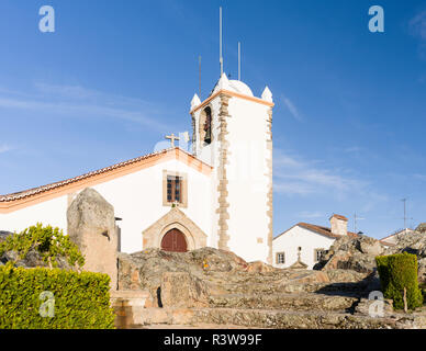 Die Kirche Santa Maria. Ohrid einen berühmten mittelalterlichen Bergdorf und touristische Attraktion im Alentejo. Portugal Stockfoto