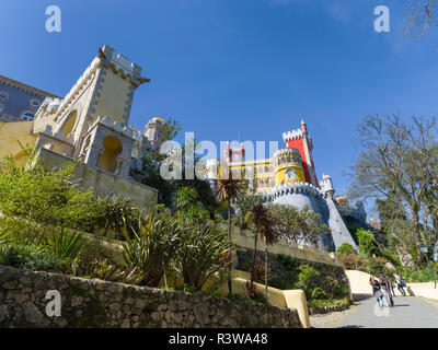 Palácio Nacional da Pena (Pena) in Sintra, nahe bei Lissabon, Teil der UNESCO. Südeuropa, Portugal Stockfoto