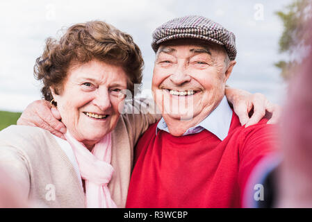 Selfie von Happy senior Paar im Freien Stockfoto