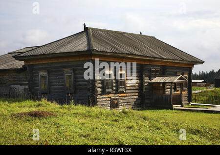 Izba (house) von wassiljew in Khokhlovka. Perm Krai. Russland Stockfoto