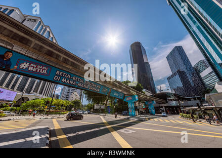 KUALA LUMPUR, Malaysia - 25. Juli: Blick auf die Wolkenkratzer und der modernen Architektur in der Innenstadt am 25. Juli 2018 in Kuala Lumpur Stockfoto