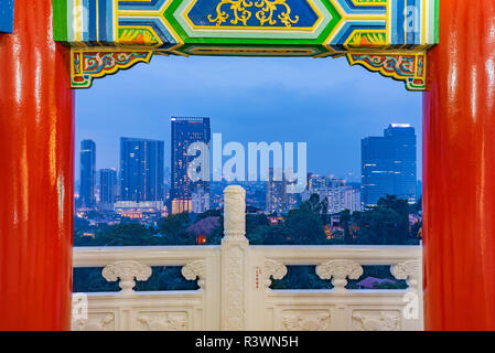 KUALA LUMPUR, Malaysia - 28. Juli: Nachtansicht des Kuala Lumpur City Gebäude aus der berühmten Thean Hou Tempel genommen am 28. Juli 2018 in Kuala Lumpur Stockfoto