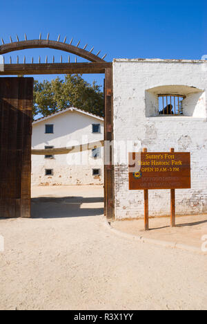 Main Gate, Sutter's Fort State Historic Park, Sacramento, Kalifornien, USA Stockfoto