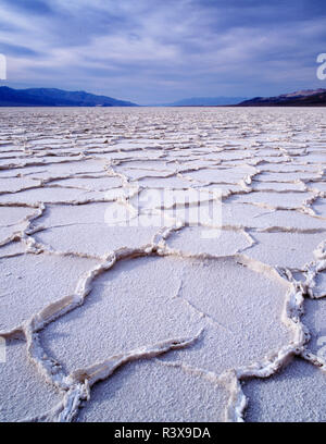 USA, Kalifornien, Death Valley National Park. Salt Flats, in der Nähe von Badwater. Stockfoto