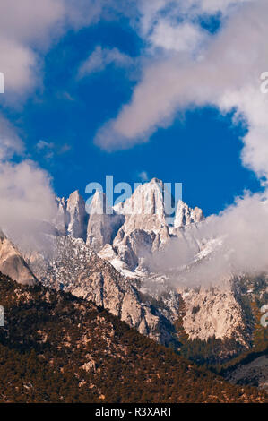 Morgen im Osten Angesichts der Mount Whitney, Sequoia National Park, Kalifornien, USA Stockfoto